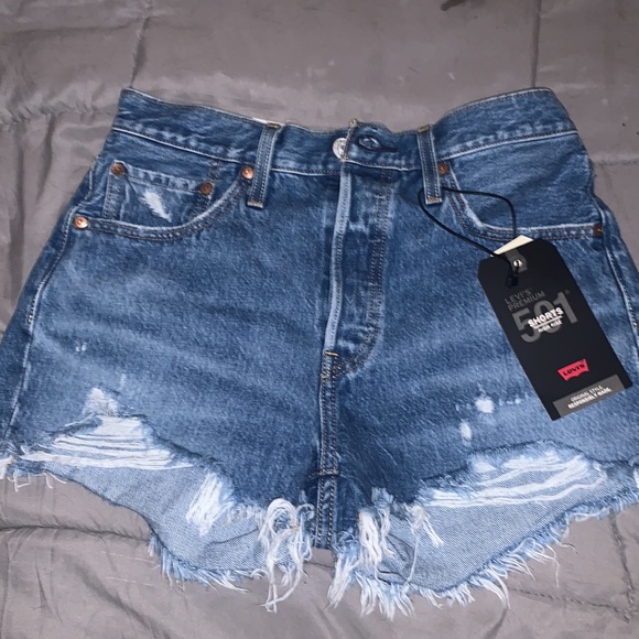 Levi’s 501 high rise button fly shorts size 28 NWT - Picture 2 of 7